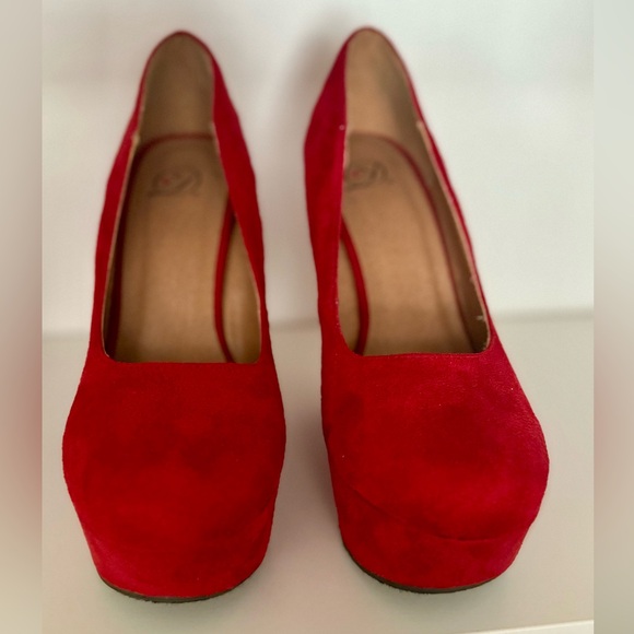 Red Platforms in Faux Sude - Picture 5 of 5